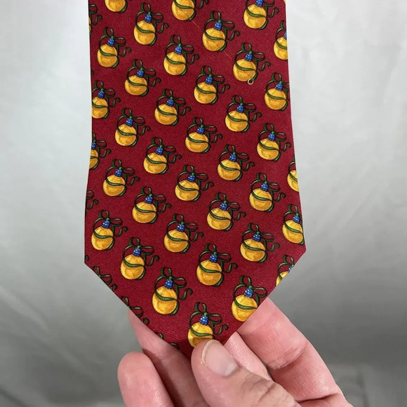 Brooks Brothers Tie Men's 58"x 3.5" Red Ornament Print 100% Silk Hand Made - Picture 1 of 7